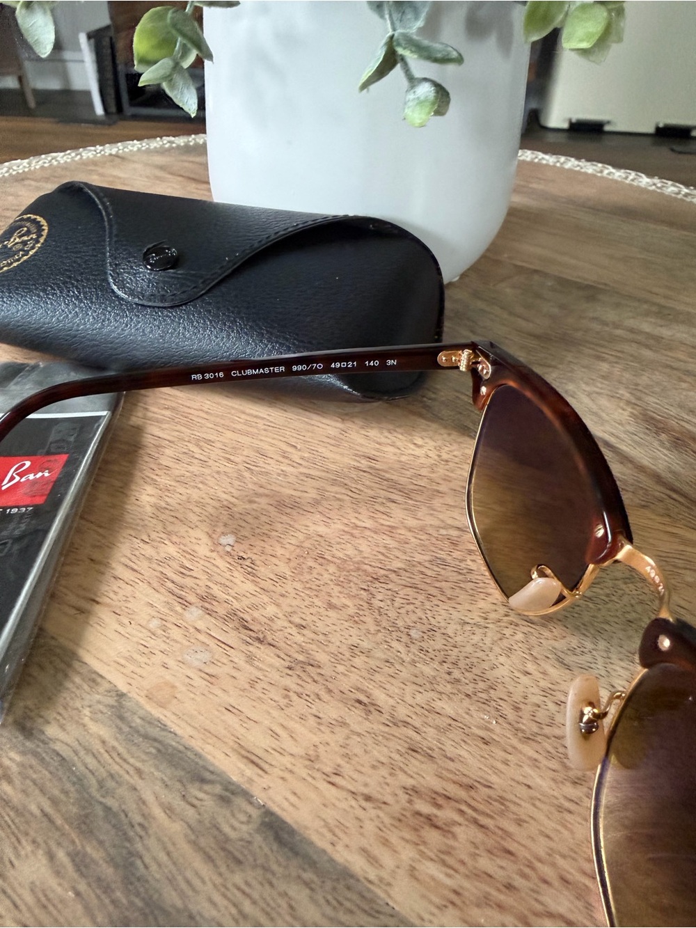 Ray-Ban Clubmaster Sunglasses Brown and Gold - Picture 7 of 7